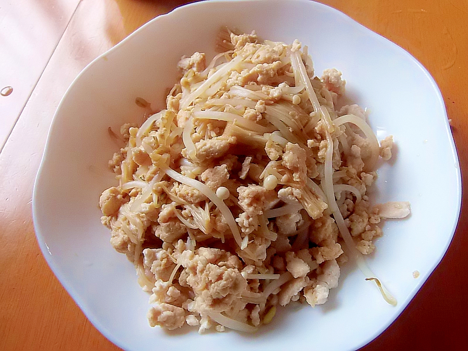 鶏ミンチともやし・エノキの生姜醤油炒め