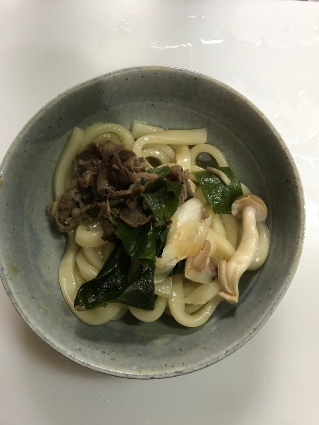 牛肉と白葱としめじの炒め煮込みうどん風(^○^)