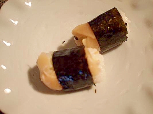 寿司ガリと味付け海苔で簡単に♪　一口握り