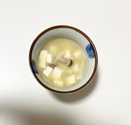 玉ねぎと豆腐と白菜の味噌汁