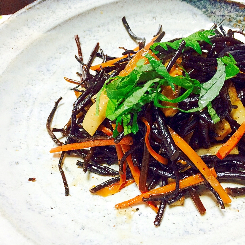 食物繊維豊富！長ひじきの煮物