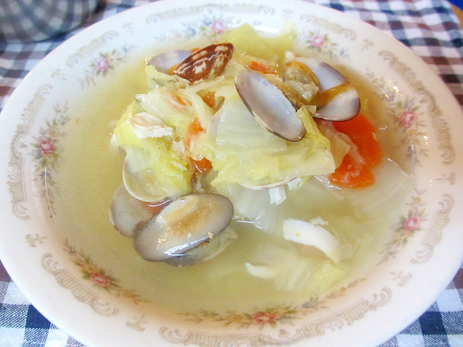 白菜と胸肉、あさりの生姜スープ