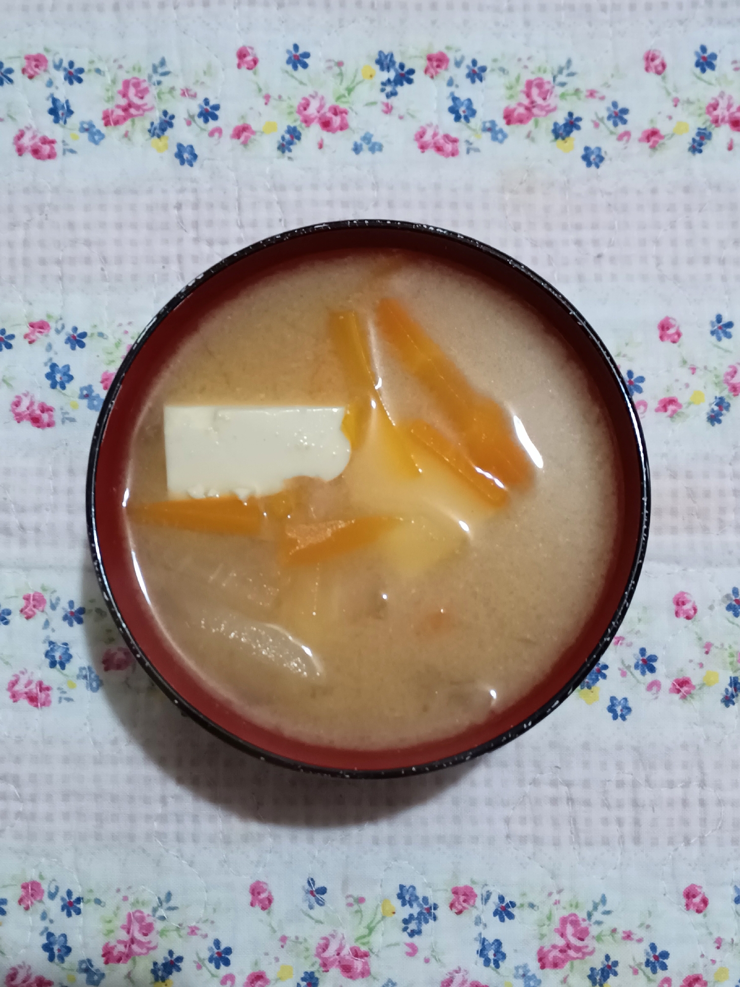大根とにんじんたっぷりの豆腐の味噌汁★