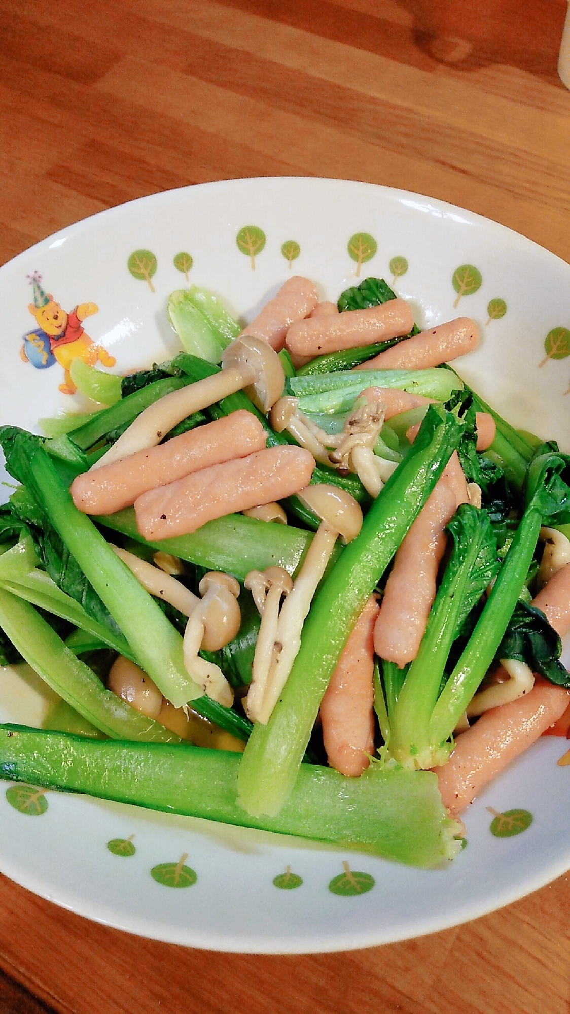 小松菜とポークビッツの炒め物！