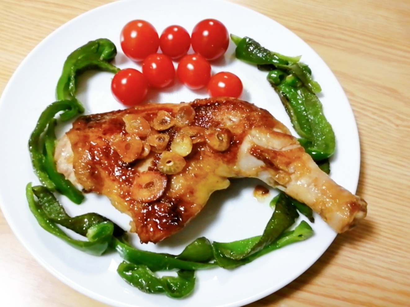 クリスマスに☆骨付きチキンのガーリック照り焼き