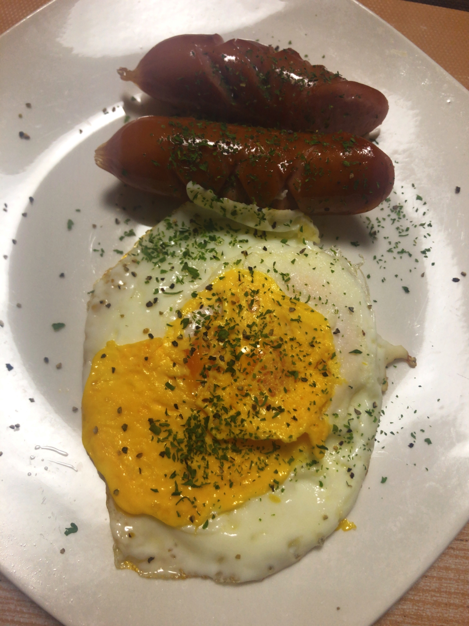 目玉焼きとウインナー