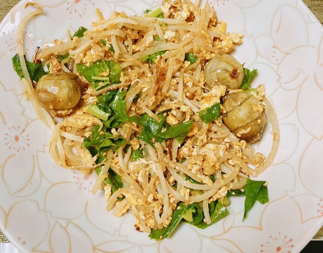 クワイとモヤシと大根葉と玉子の辛子明太子炒め