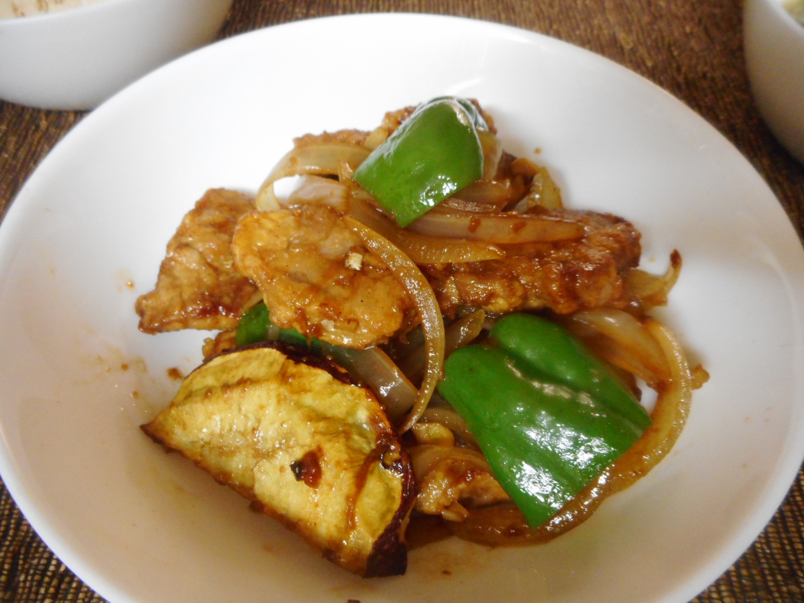 豚肉とさつま芋とピーマンの醤油麹炒め