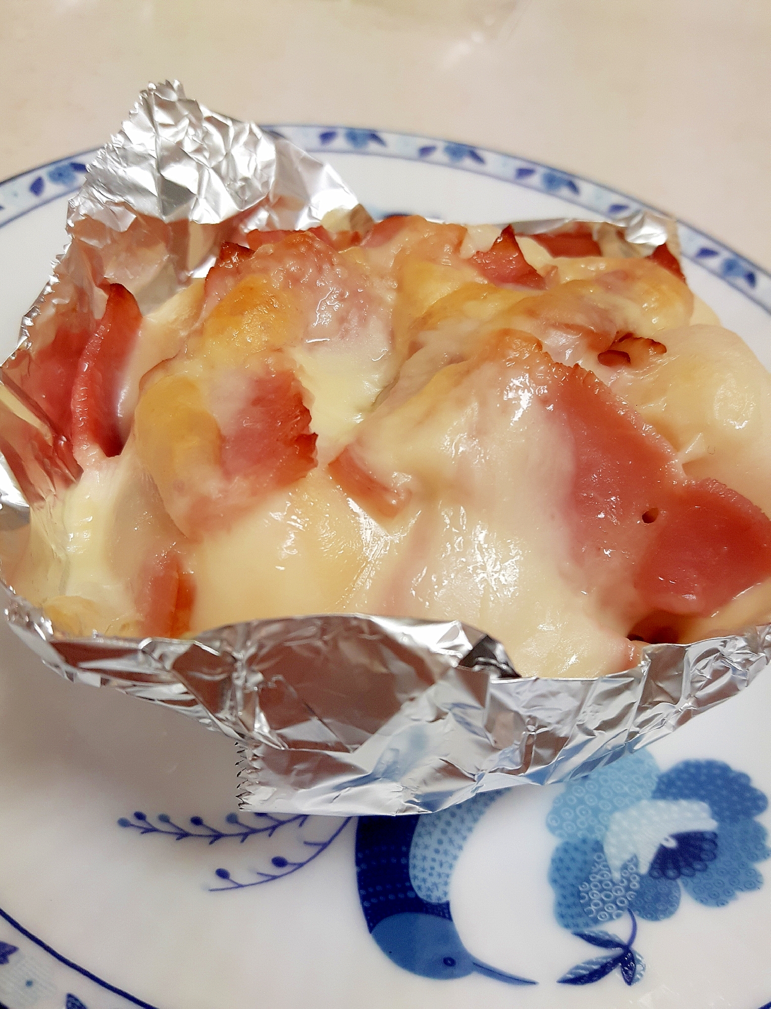 お弁当に!(^^)冷凍里芋とベーコンのチーズ焼き♪