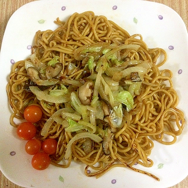 ちゃんぽんの麺で作るソース焼きそば