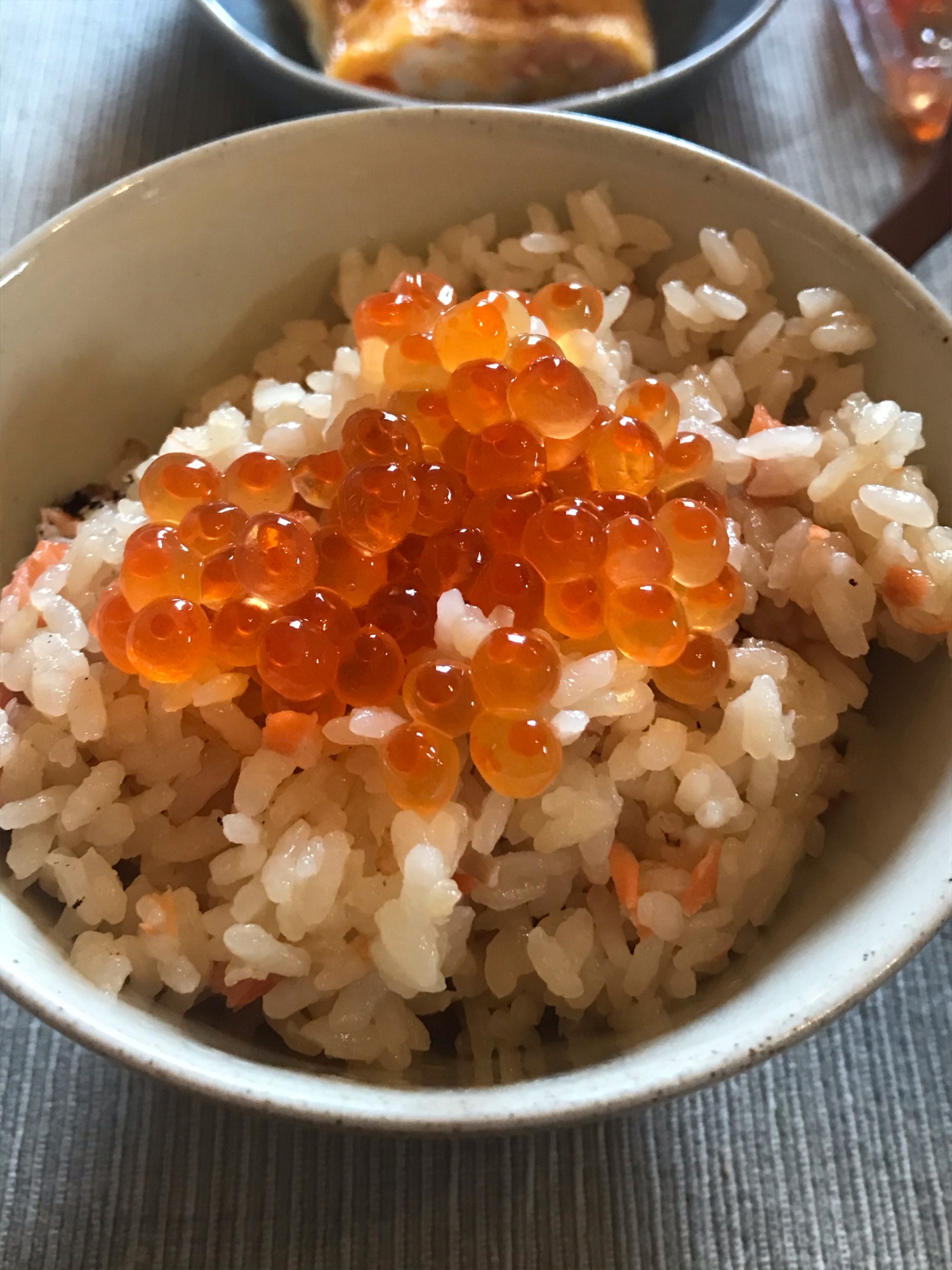 土鍋で作る！シャケいくらご飯！