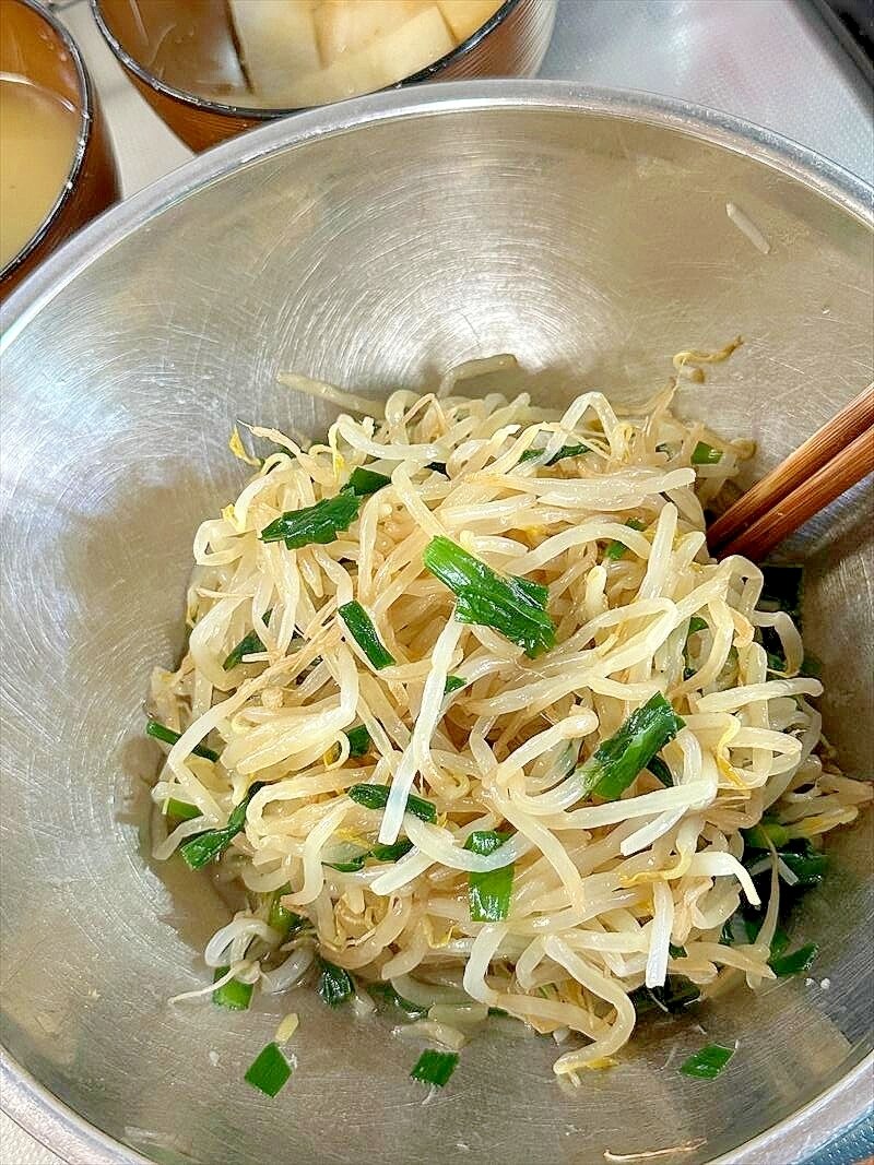 時間差熱湯ぐらぐら同時に引き上げ和えるだけモヤニラ レシピ・作り方 by johnny_bean - 楽天レシピ