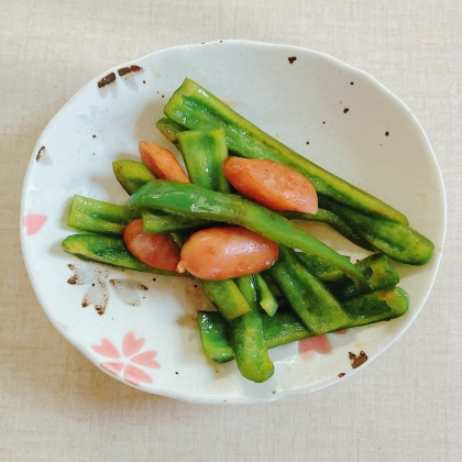 ソースで食べる焼きウインナー