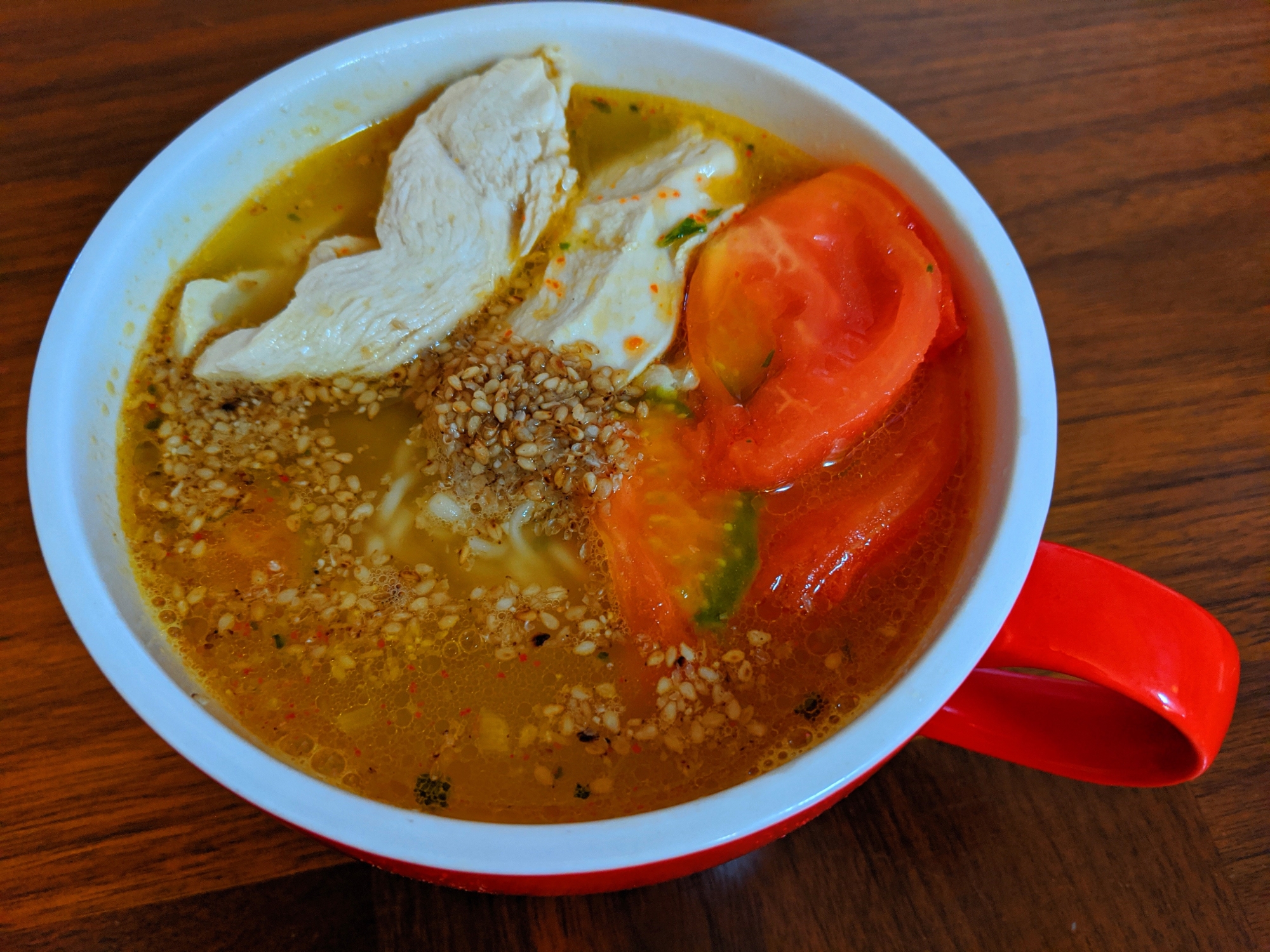 サッポロ一番塩ラーメンで♪トマトチキンラーメン