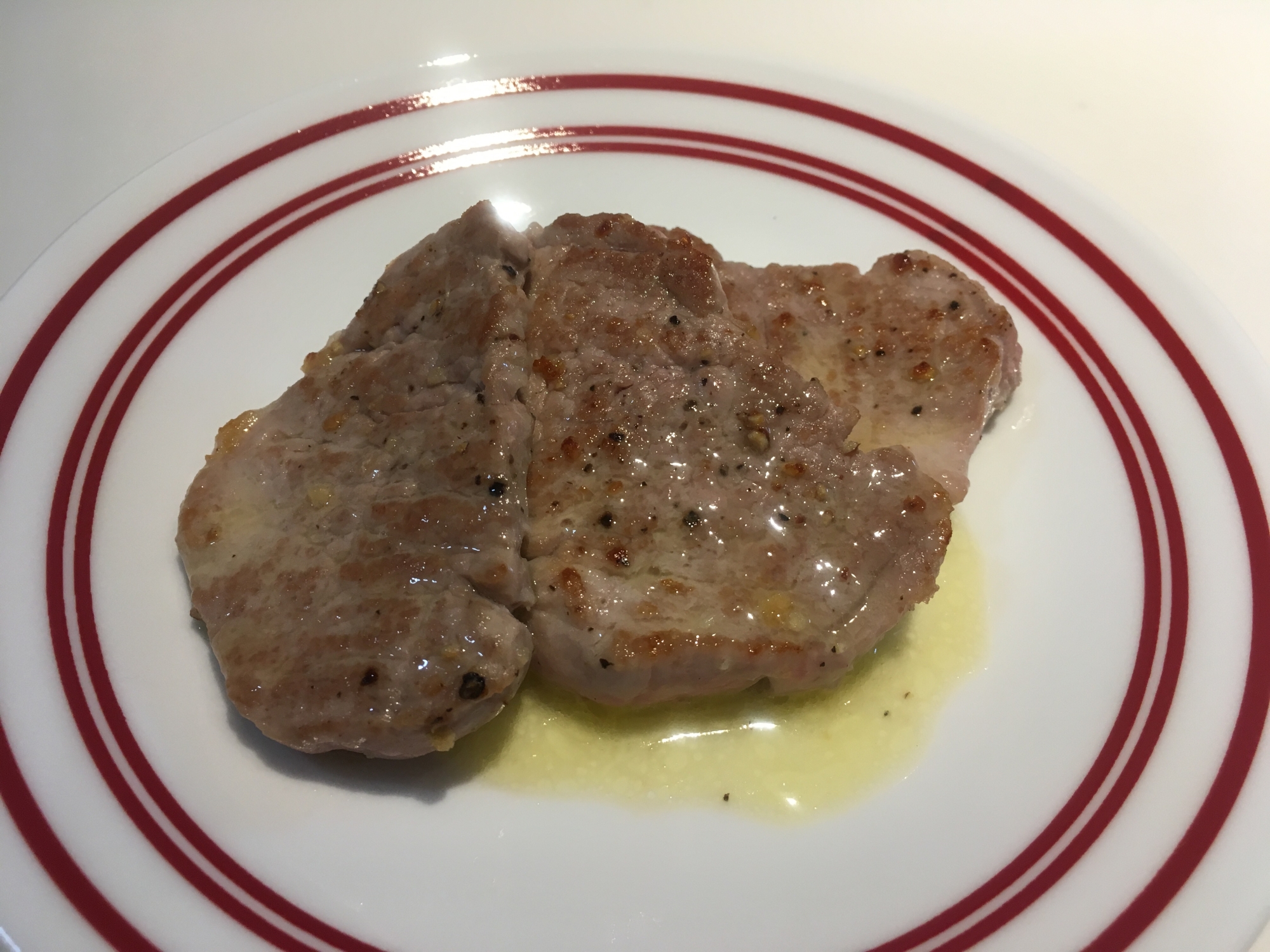 豚ヒレ肉のレモンペッパー焼きバターレモンのソース