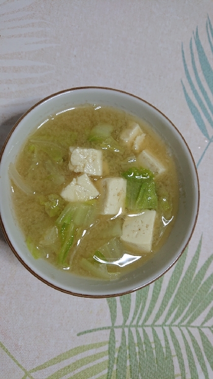 白菜と豆腐の味噌汁