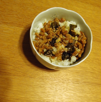 納豆と海苔とすりごまの混ぜご飯
