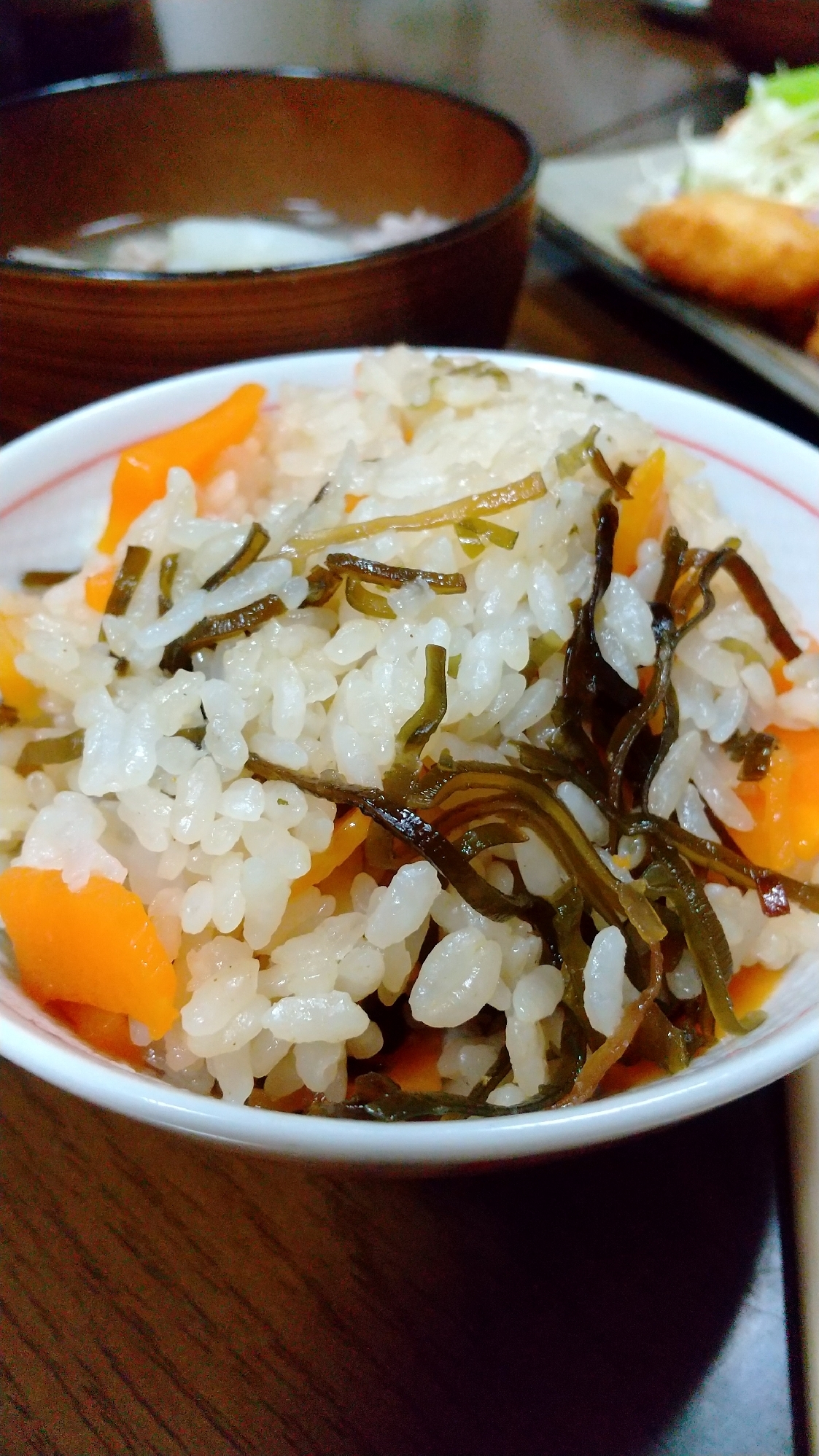 【幼児と取り分け】にんじんと塩昆布の炊き込みご飯