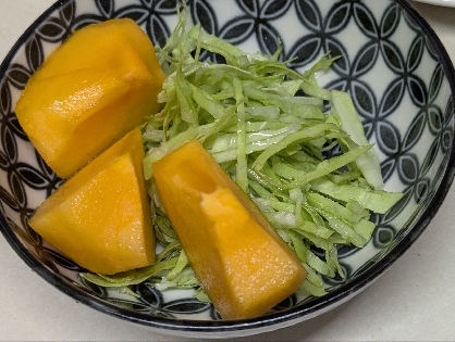 キャベツと柿のサラダ