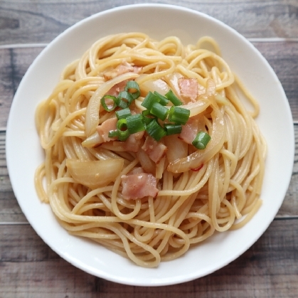 昼食に作りました。冷蔵庫にある材料で簡単に作れて美味しかったです♡レシピありがとうございました♪