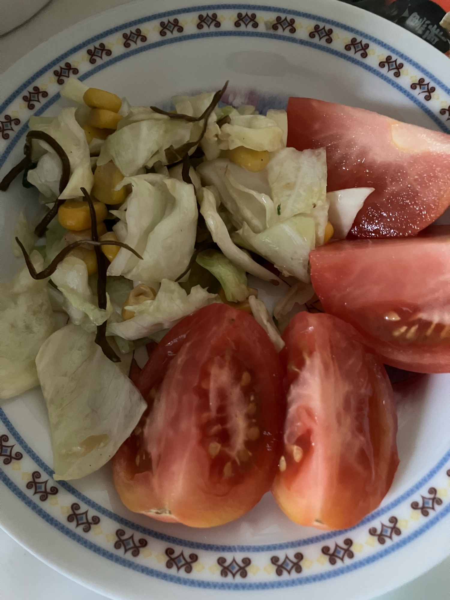 キャベツとコーンの塩昆布サラダ