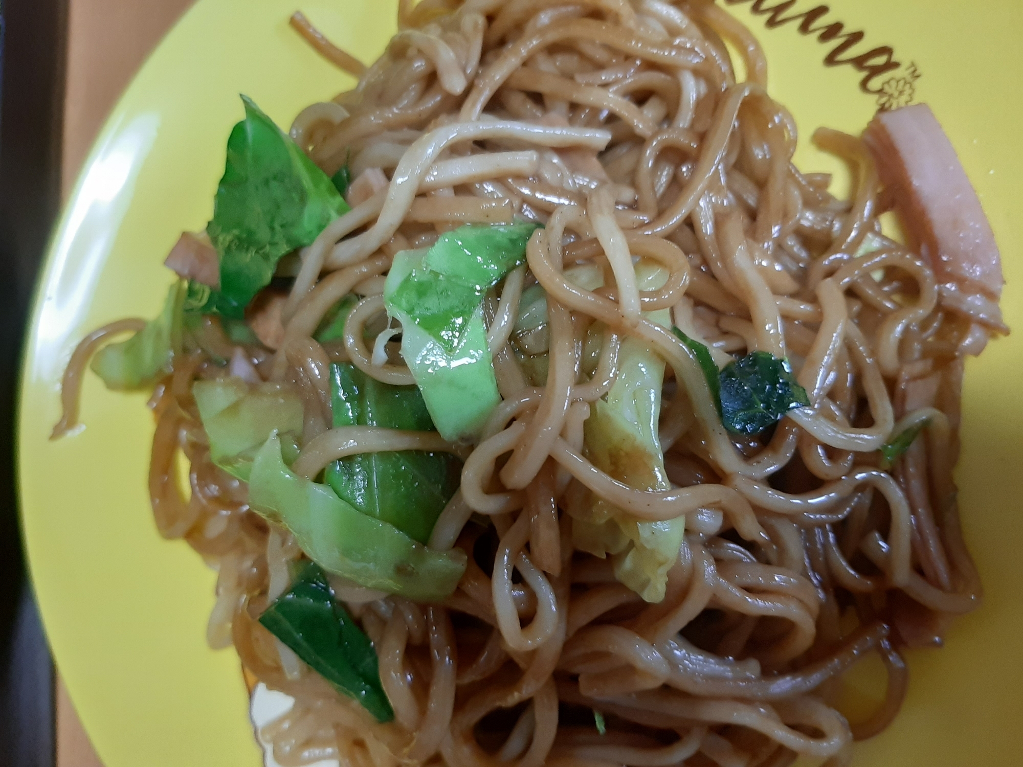 キャベツ　ハム　焼きそば