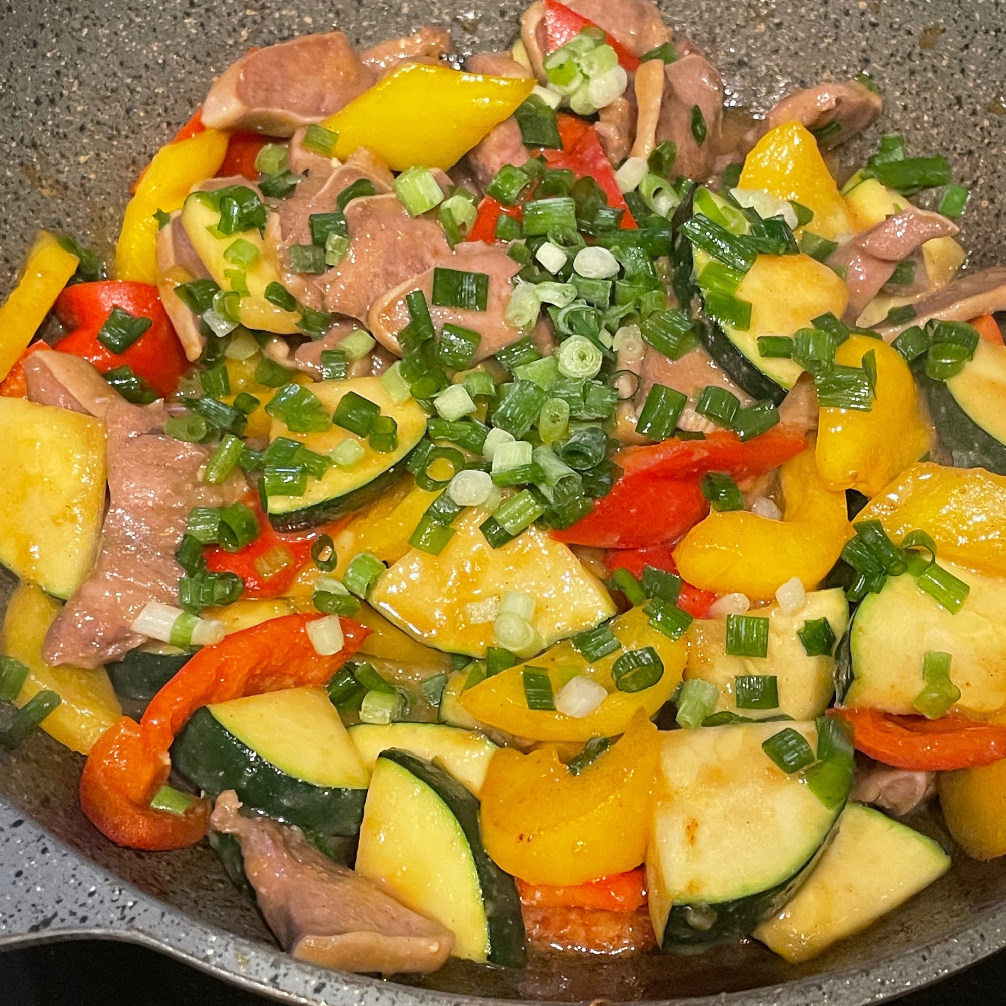 豚タンと彩り野菜のみそ炒め◎食欲増進！