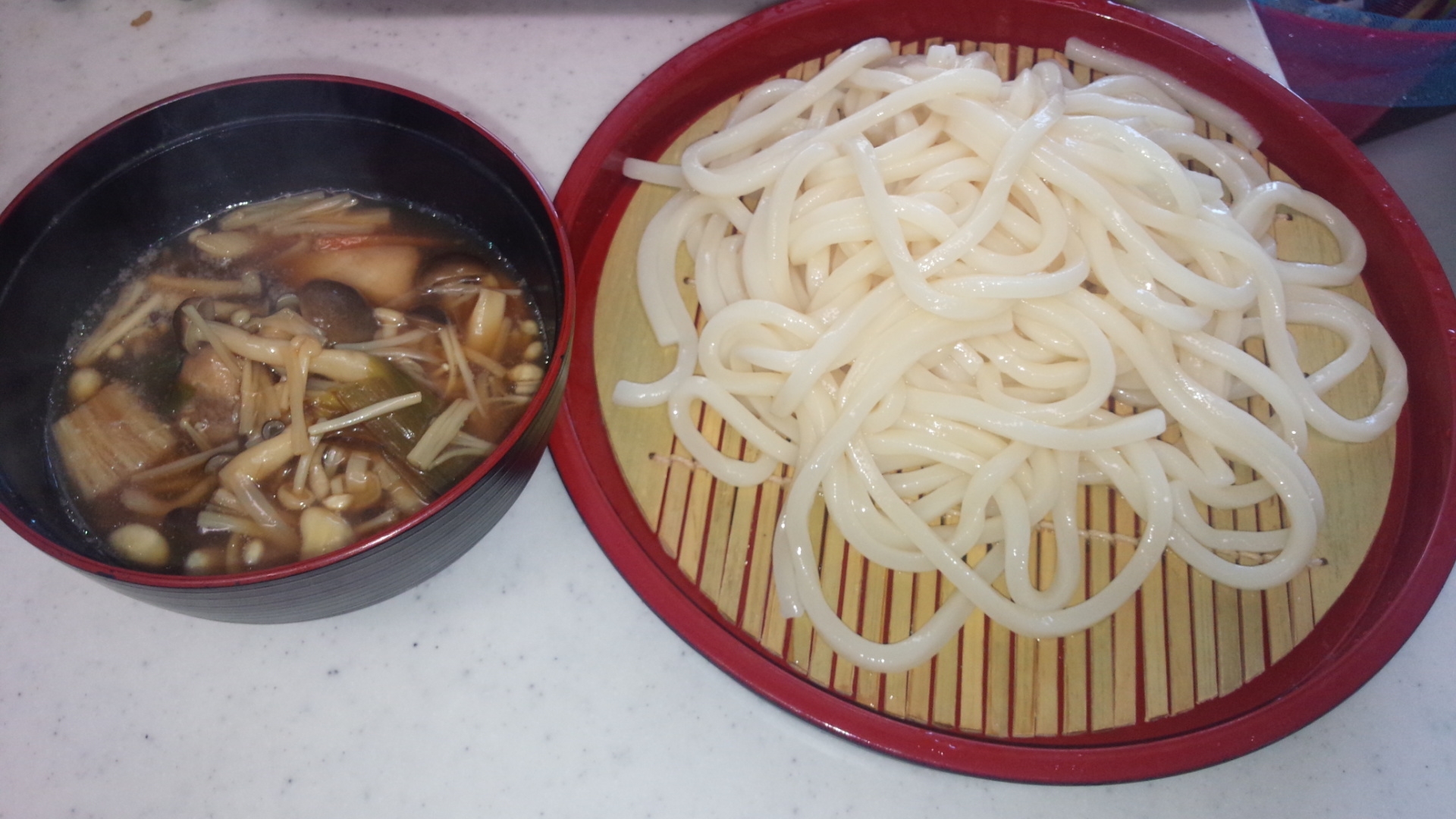 キノコと鶏汁うどん