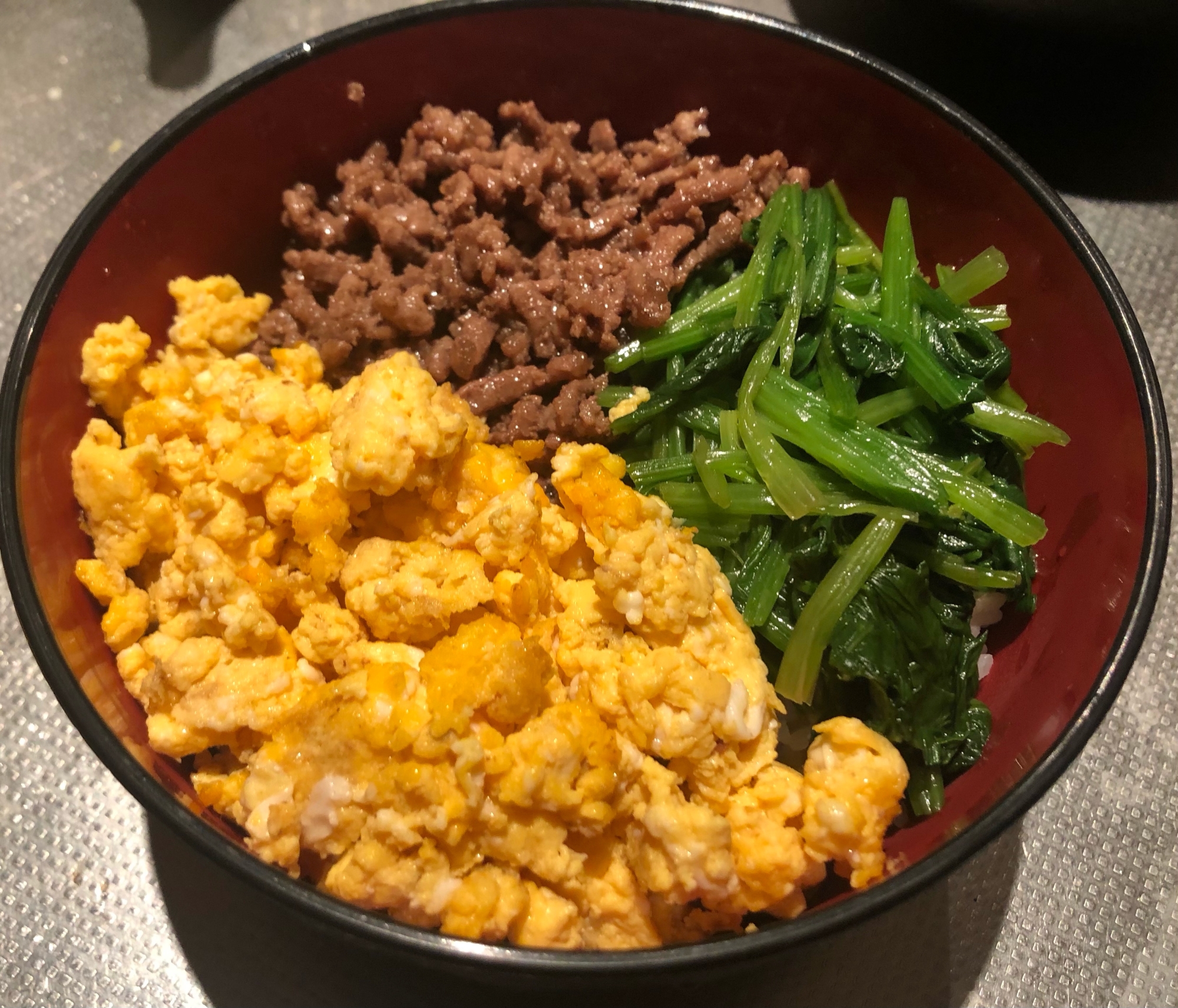 母の日に★彩り鮮やか三色丼