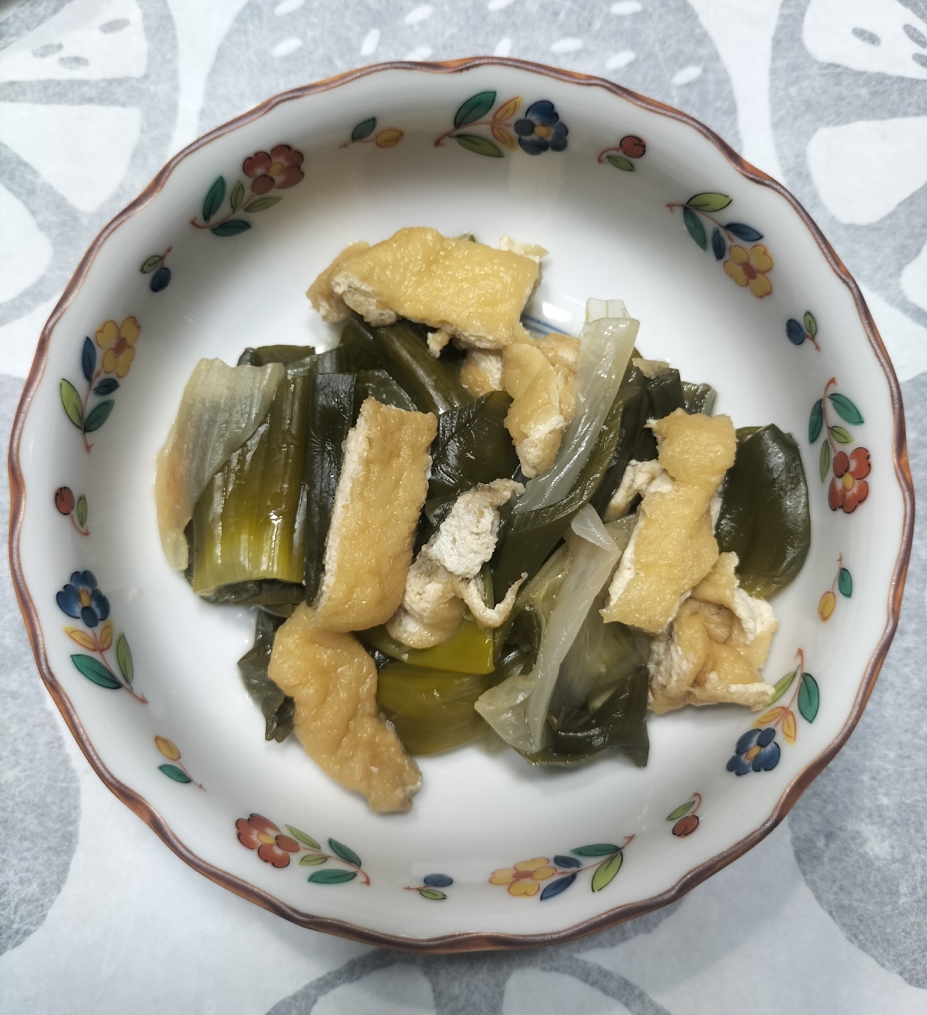 葉タマネギと油揚げの煮物