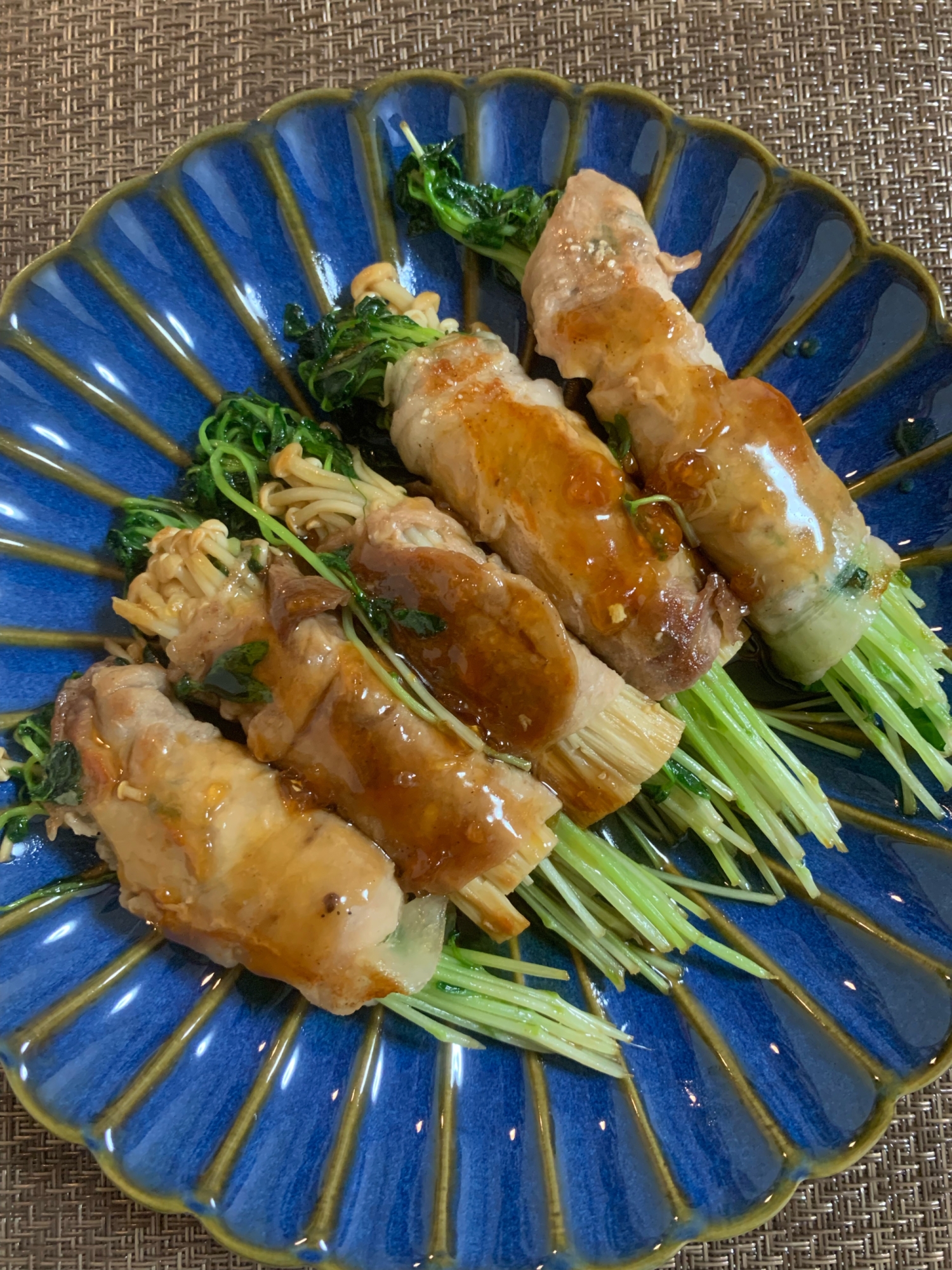 豆苗とえのきの肉巻き