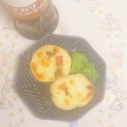 先日の卵焼きのポテサラを2/3余らせてハンバーグを作りました٩（⚈̤‿⚈̤ ）۶♡全部食べてしまう前に一緒にレシピがあって助かりました♡笑）美味しくてリピします