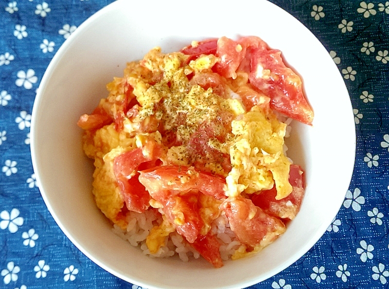 たまごとトマトのマヨ炒め丼