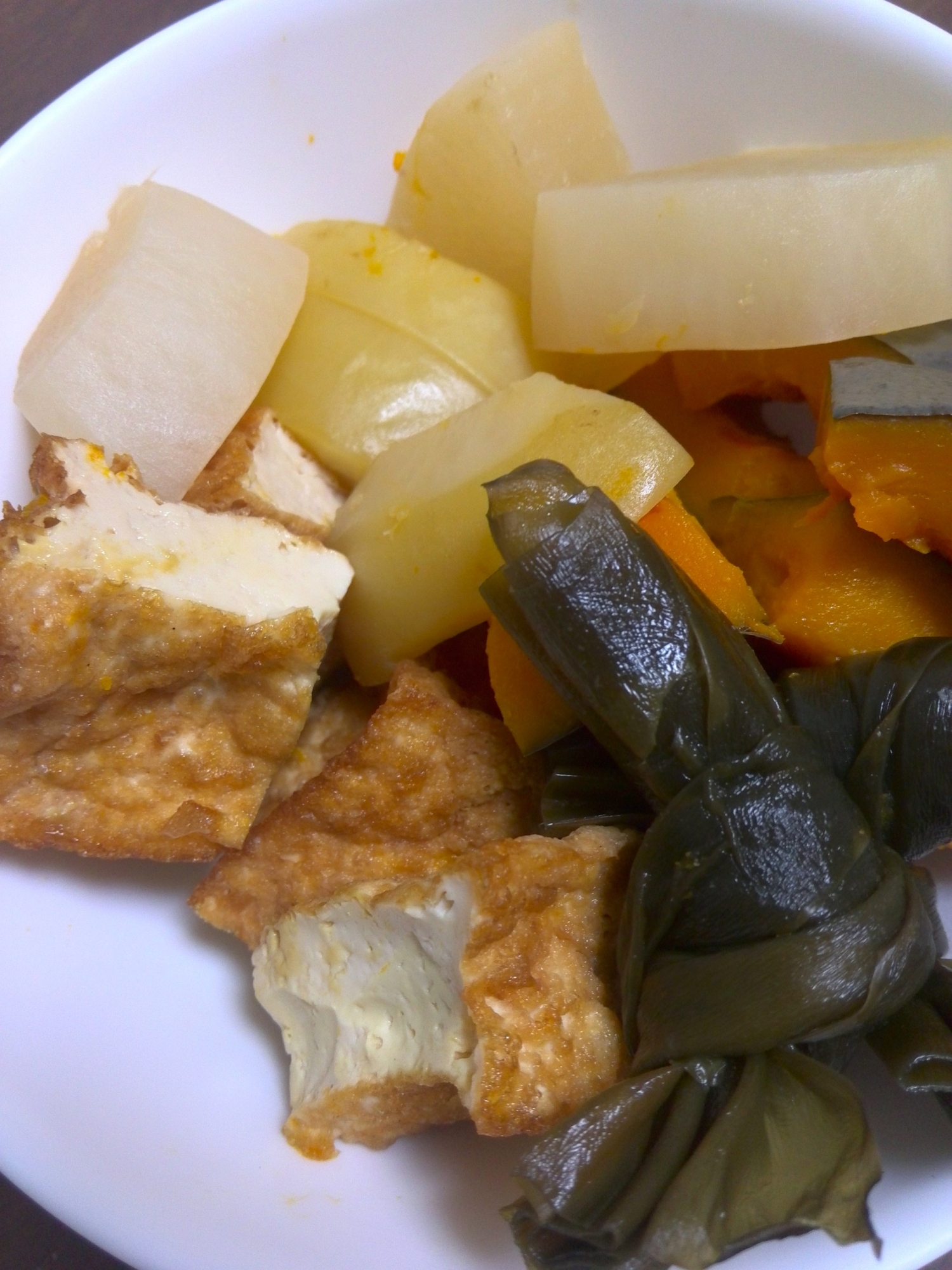 厚揚げと早煮昆布と野菜の煮物