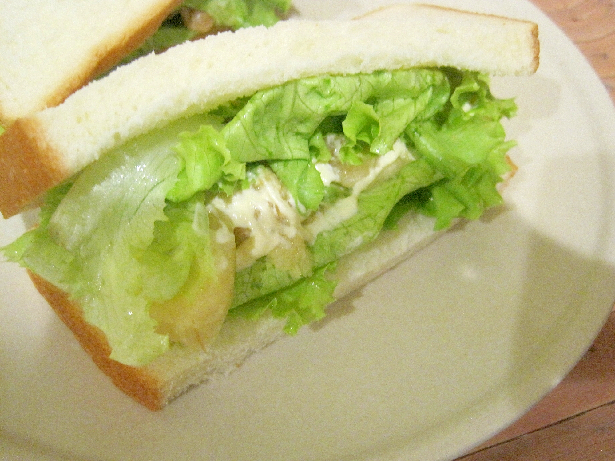 レタスと和風マヨソースの簡単サンドイッチ