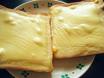 チーズのせコーンクリームマヨーグルトースト★