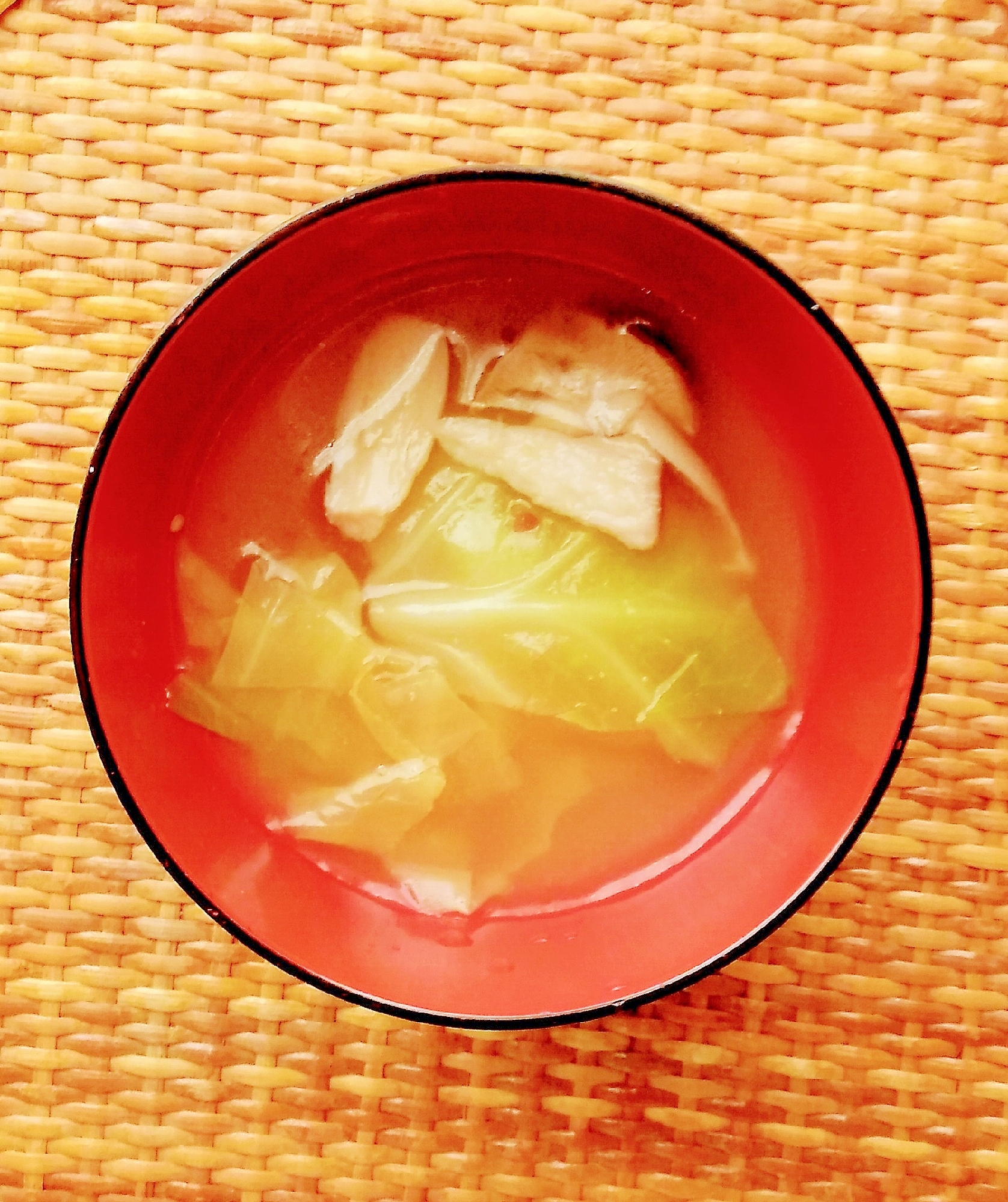 エリンギ・きゃべつの味噌汁