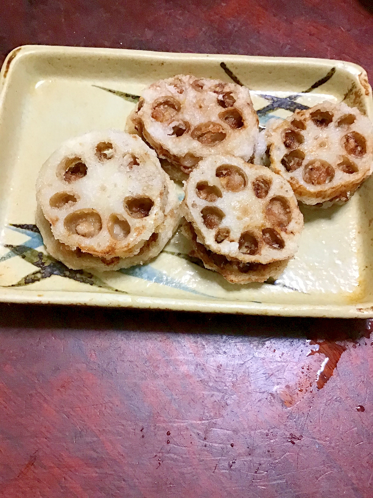 チーズ入り豚ひき肉のレンコン挟み揚げ