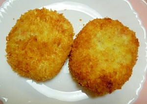 里芋のコロッケ☆ゴマ＆ハムチーズ”