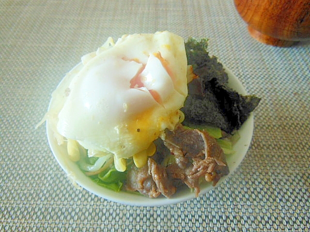 韓国味付のりと焼き肉の目玉焼き丼 レシピ 作り方 By エゾモモンガさん 楽天レシピ