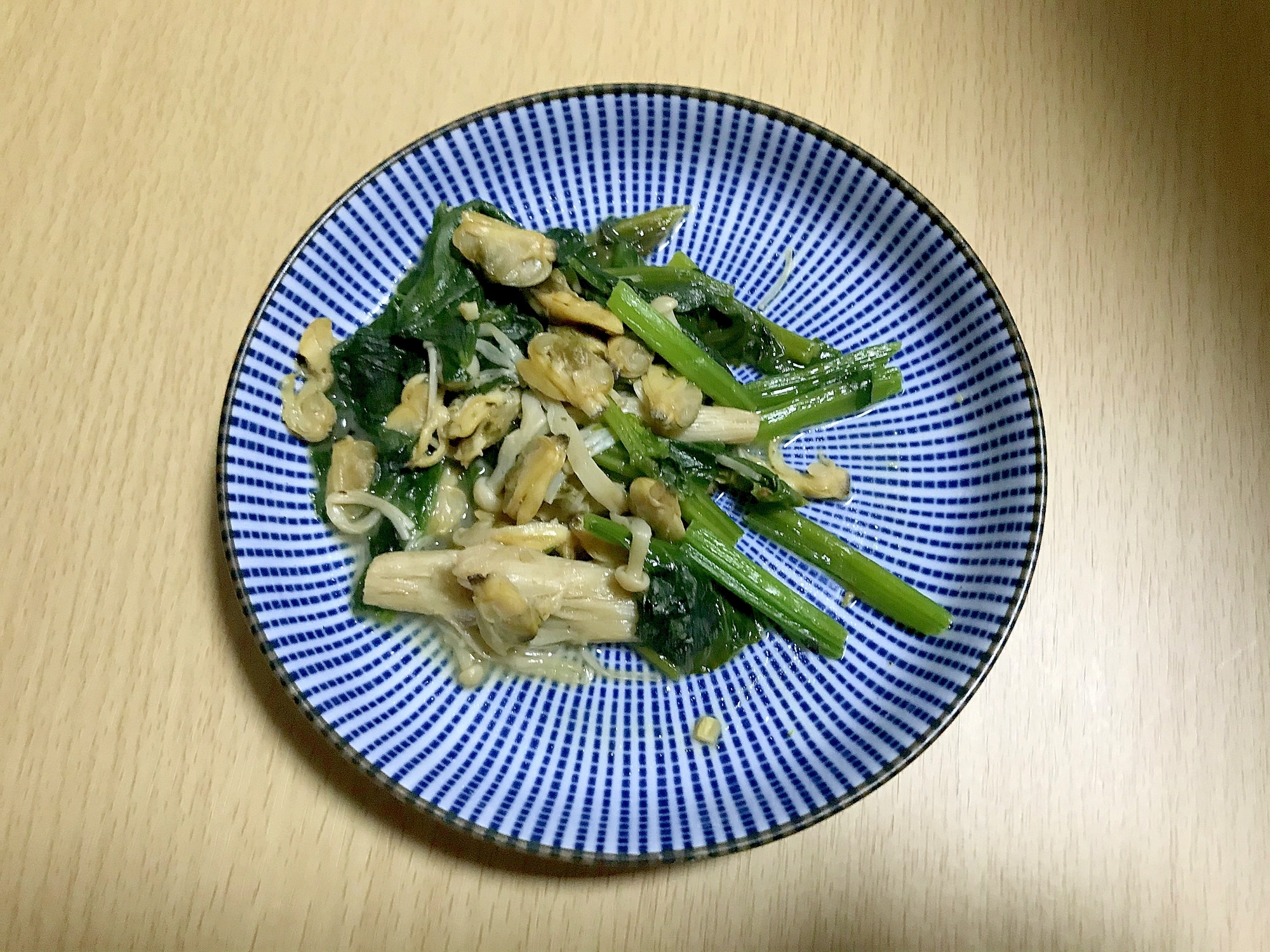 ほうれん草とエノキとアサリのバター風味酒蒸し♪