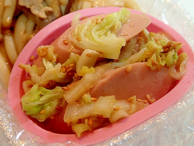 魚肉ソーセージと白菜の麺つゆ・塩コショウ炒め