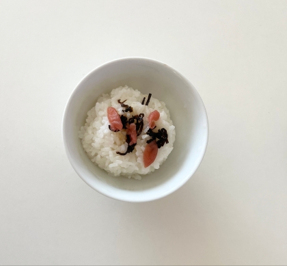 梅ととろろ昆布と塩昆布のおにぎり