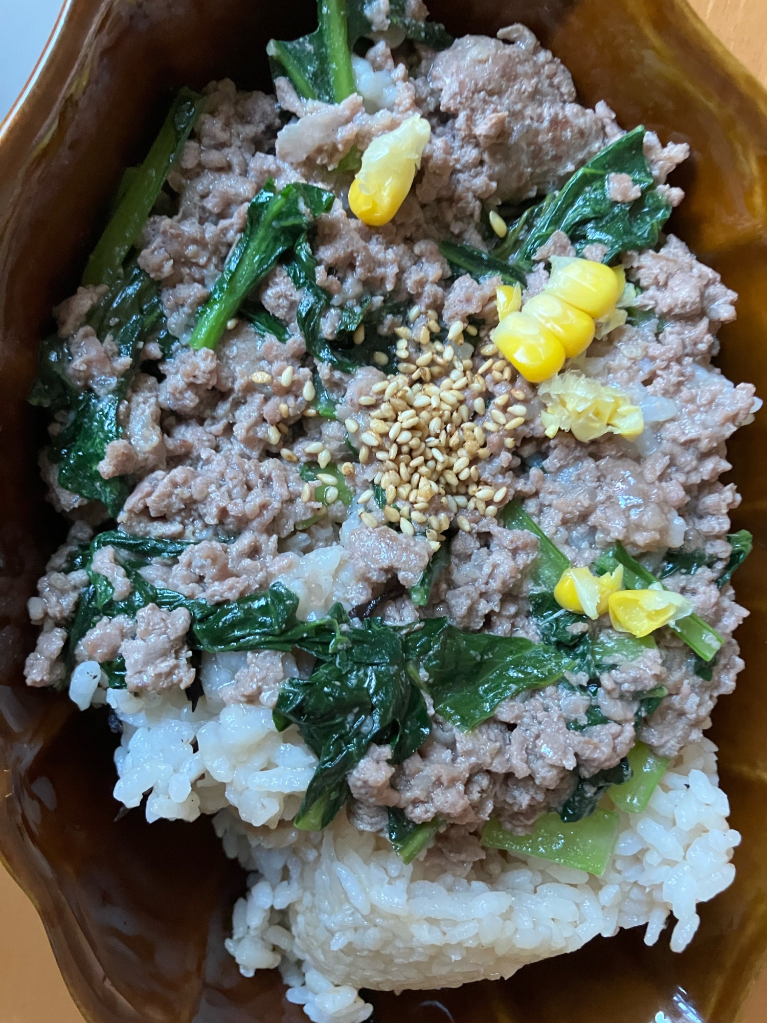 牛ひき肉と小松菜とコーン炒め