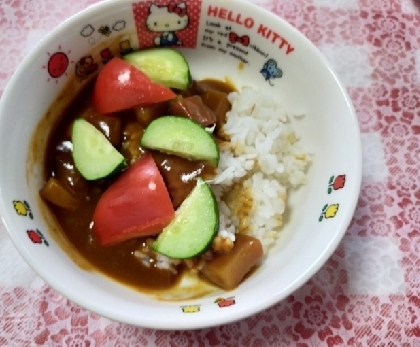 mintちゃん╰( Ｕ ・ᴥ・)m夏野菜カレー(*ˊ˘ˋ*)｡♪:*°彩りとハッキリして美味しかったです(*´∇`)ﾉじゃがいももいいですね٩(ˊᗜˋ*)و♪