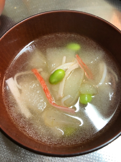 ごま油の香りが良いです(^^)おだしの優しい味でほっこり美味しいスープでした♪