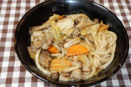 土鍋で☺️味噌煮込みうどん