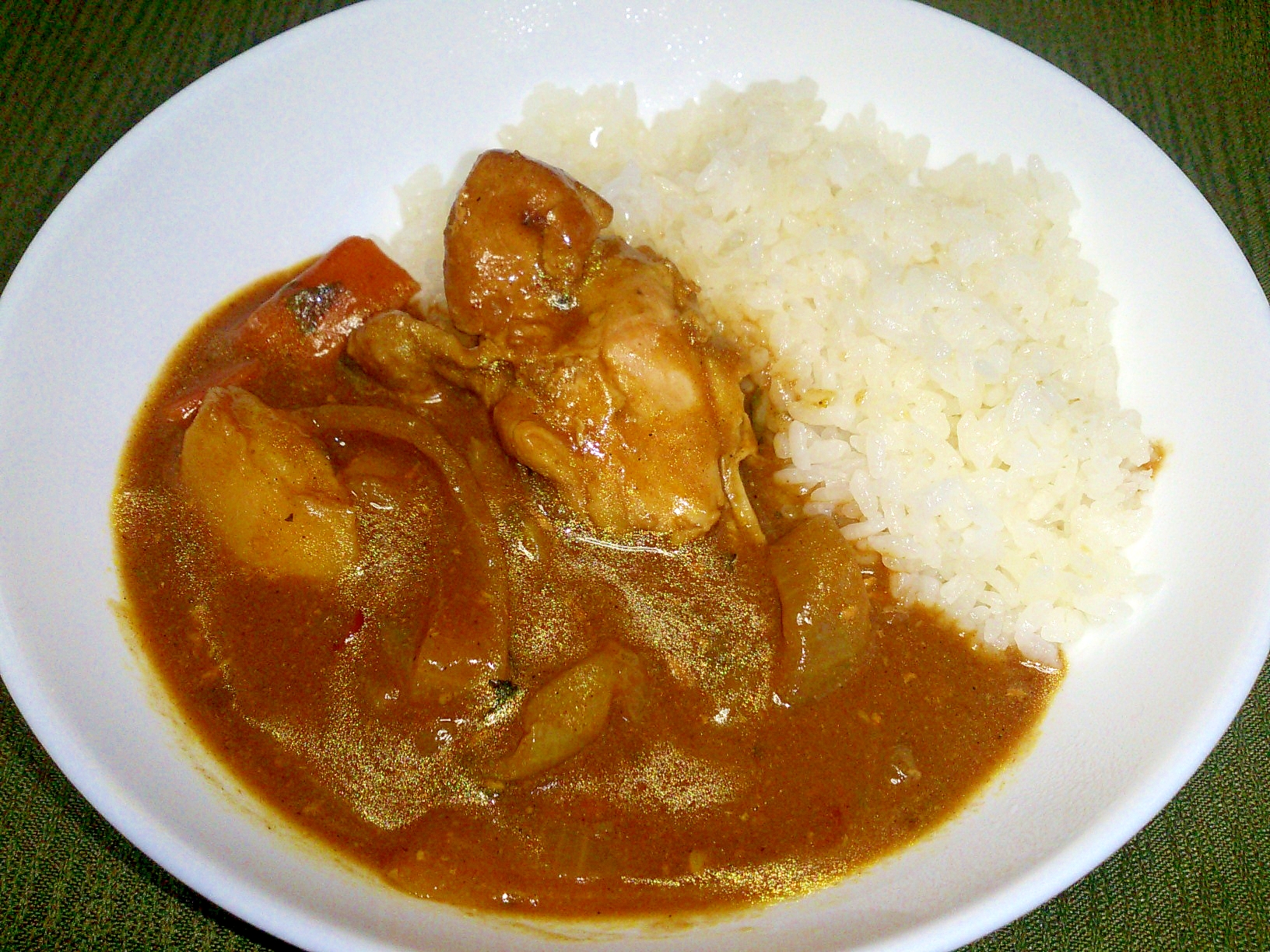 赤ワインとほうれん草のチキンカレー