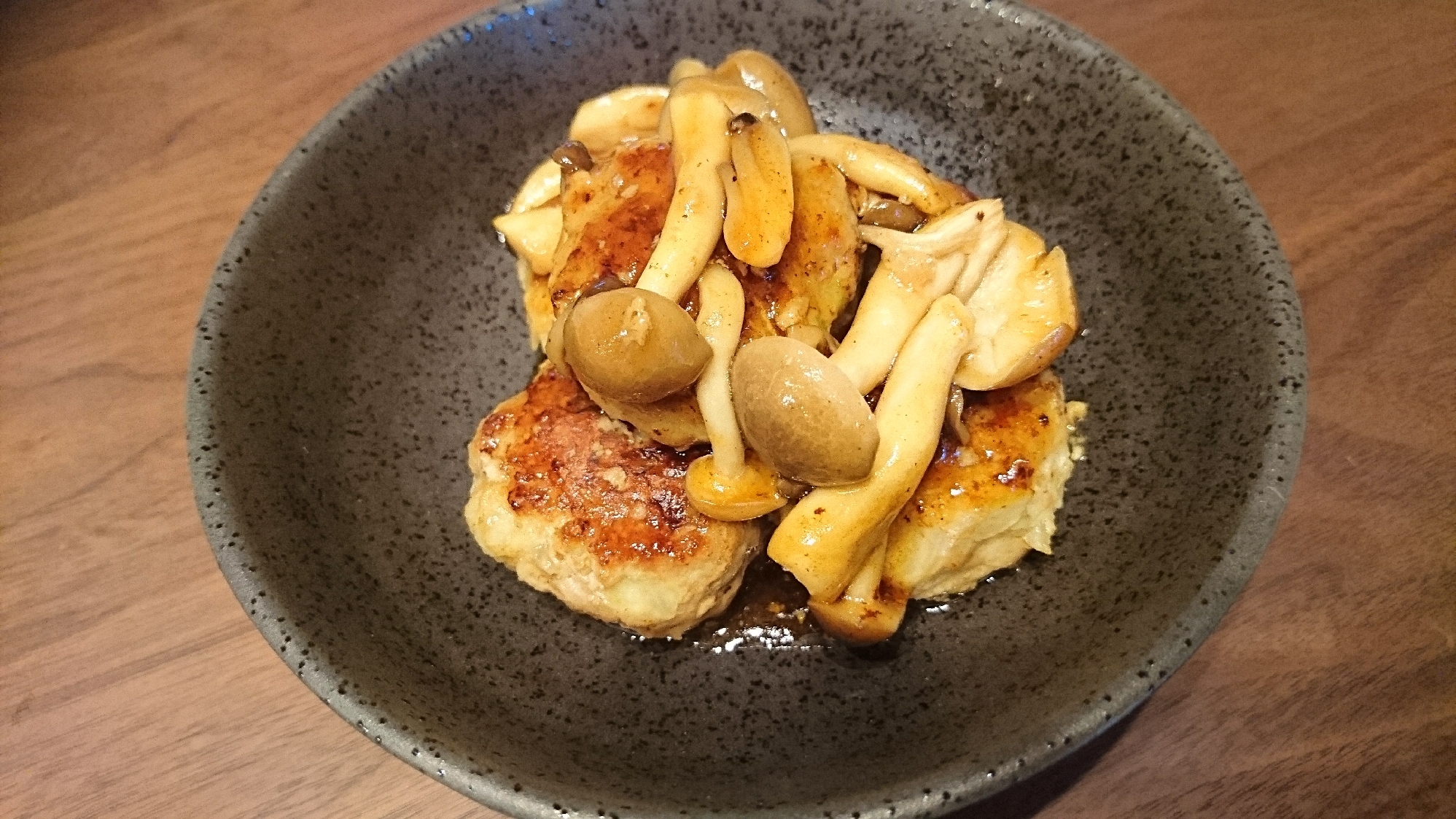 キャベツたっぷり！照り焼きひとくちハンバーグ