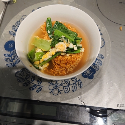 パプリカと大葉のチキンラーメン